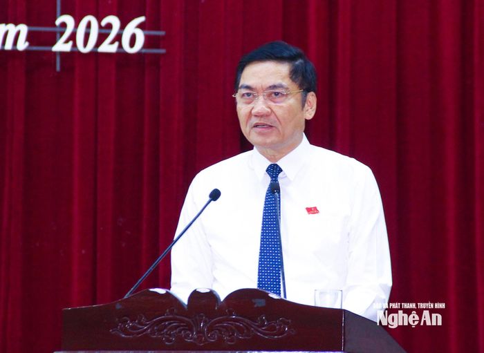 Đồng chí Hoàng Nghĩa Hiếu – Phó Bí thư Thường trực Tỉnh uỷ, Chủ tịch HĐND tỉnh phát biểu tại Kỳ họp. Ảnh: Mai Hoa