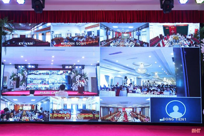 Hội nghị được kết nối trực tuyến đến 69 điểm cầu tại 69 xã, phường trong tỉnh