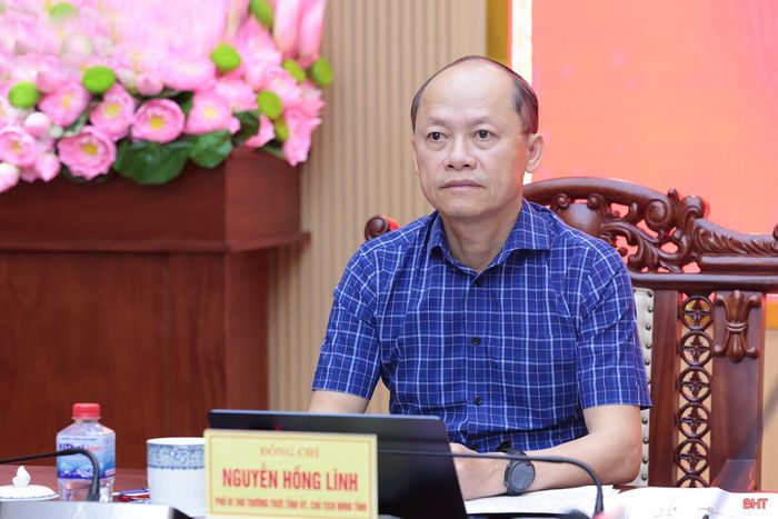 Đồng chí Nguyễn Hồng Lĩnh – Phó Bí thư Thường trực Tỉnh ủy, Chủ tịch HĐND tỉnh chủ trì Phiên họp thường kỳ thứ 9 của Thường trực HĐND tỉnh.