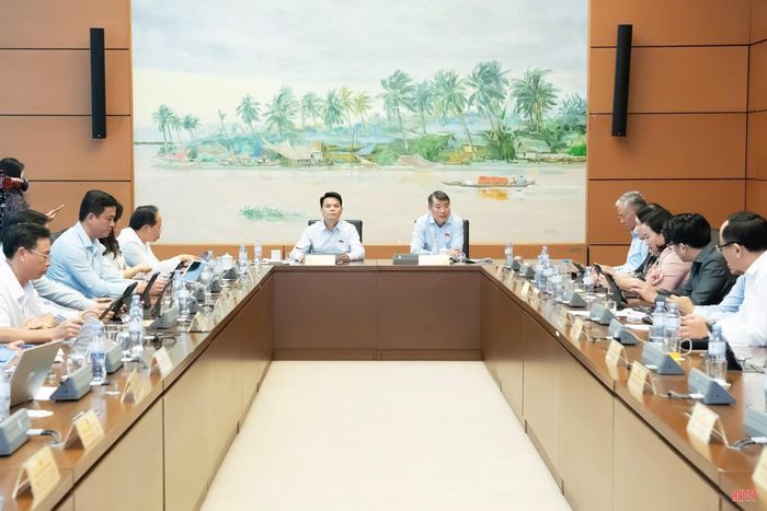 Toàn cảnh phiên thảo luận.