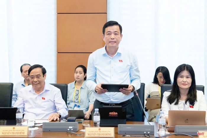 Đại biểu Nguyễn Thành Đồng - Ủy viên BTV Tỉnh ủy, Chủ tịch Ủy ban MTTQ tỉnh Hà Tĩnh tham gia thảo luận.