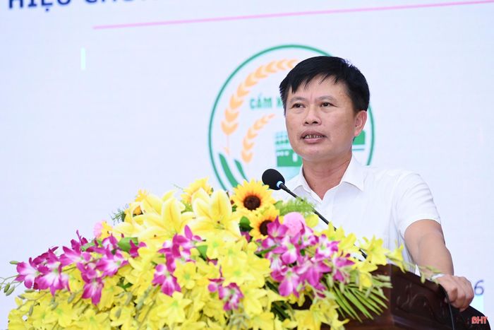 Ông Nguyễn Văn Chiến - Phó Chủ tịch UBND xã Cẩm Xuyên phát biểu tại hội thảo.