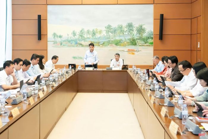 Toàn cảnh phiên thảo luận tổ chiều 21/10.