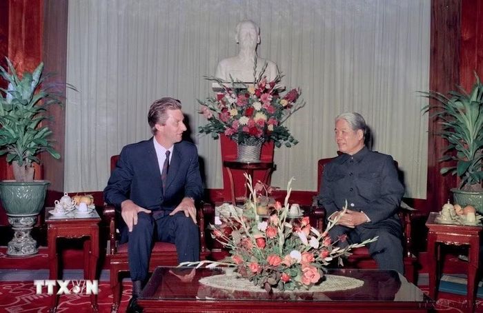 Tổng Bí thư Đỗ Mười tiếp Thái tử Vương quốc Bỉ Philippe thăm Việt Nam (Hà Nội, 3/12/1994). (Ảnh: Kim Hùng/TTXVN)