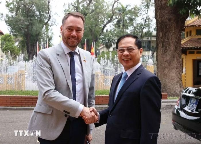 Phó Thủ tướng, Bộ trưởng Ngoại giao Bùi Thanh Sơn tiếp Phó Thủ tướng, Bộ trưởng Ngoại giao, Các vấn đề châu Âu và và Hợp tác phát triển của Vương quốc Bỉ Maxime Prévot, thăm và làm việc tại Việt Nam (Hà Nội, 31/3/2025). (Ảnh: An Đăng/TTXVN)