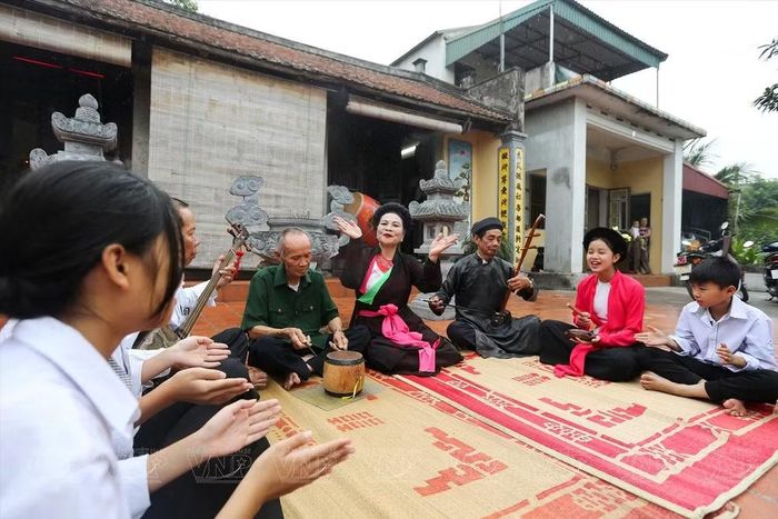 Làng Khuốc là là cái nôi của nghệ thuật Chèo đồng bằng Bắc Bộ đến nay vẫn giữ được những làn điệu chèo truyền thống. (Ảnh: Khánh Long/ TTXVN)