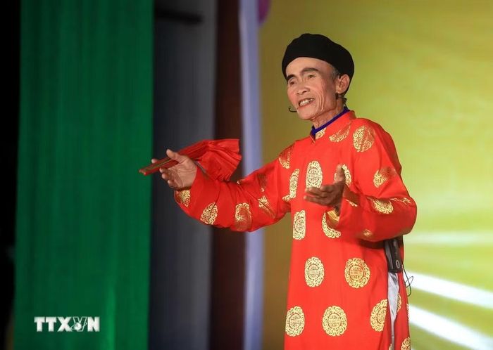 Trình diễn Chèo tại làng Khuốc. (Ảnh: Thế Duyệt/TTXVN)