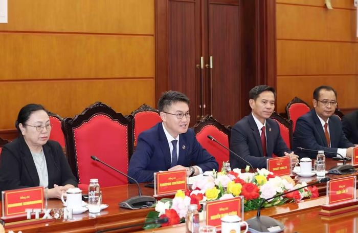 Đoàn đại biểu Trung ương Đoàn Thanh niên Nhân dân Cách mạng Lào tại buổi tiếp. (Ảnh: Phương Hoa/TTXVN)