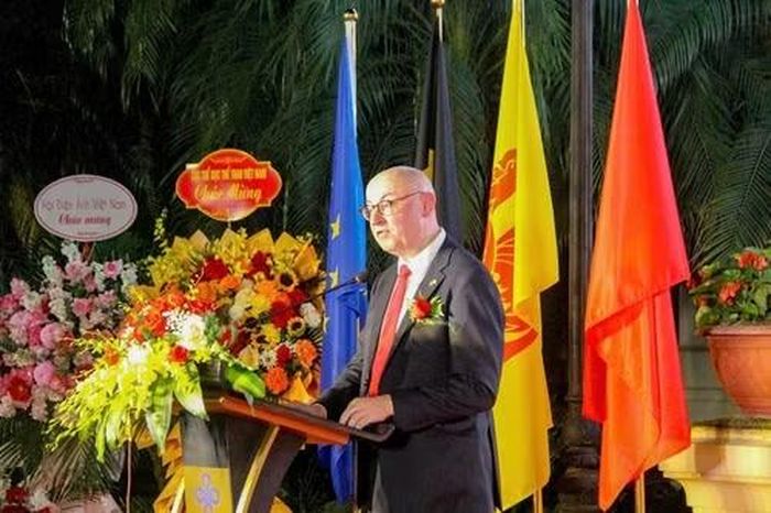 Ông Pierre Du Ville, Trưởng Đại diện Phái đoàn Wallonie-Bruxelles tại Việt Nam, Chủ tịch Mạng lưới các Viện Văn hóa Quốc gia châu Âu (EUNIC) tại Việt Nam phát biểu trong Lễ kỷ niệm 30 năm thành lập Phái đoàn ngày 25/9/2026. (Ảnh: Đình Toán)