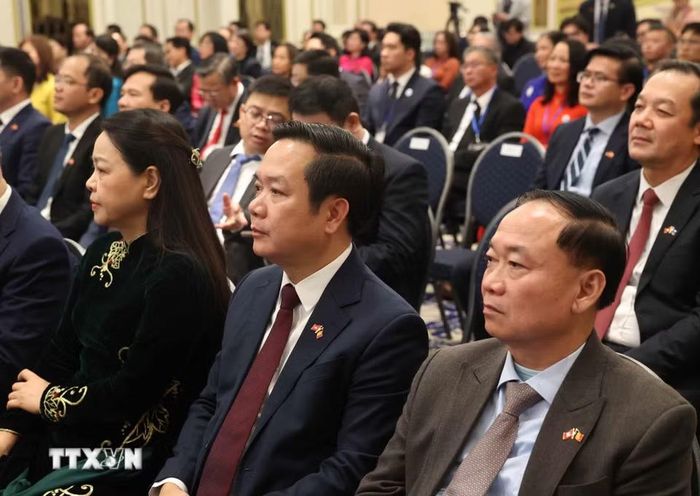 Các đại biểu tham dự cuộc gặp gỡ với Tổng Bí thư, Chủ tịch nước Tô Lâm và Phu nhân Ngô Phương Ly. (Ảnh: Thống Nhất/TTXVN)