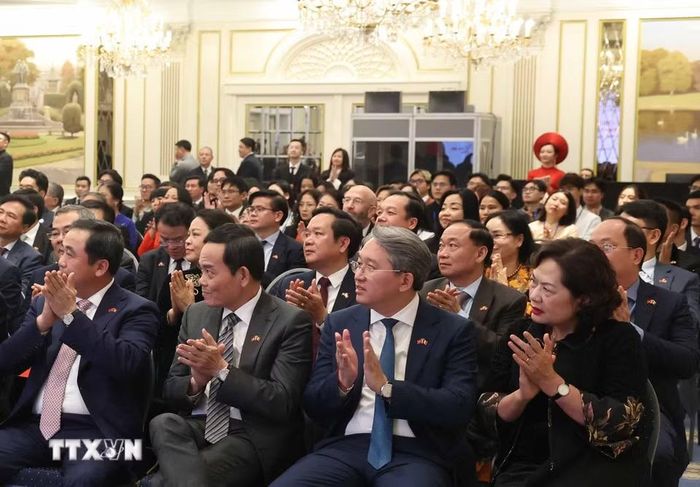Đại biểu tham dự cuộc gặp gỡ với Tổng Bí thư, Chủ tịch nước Tô Lâm và Phu nhân Ngô Phương Ly. (Ảnh: Thống Nhất/TTXVN)