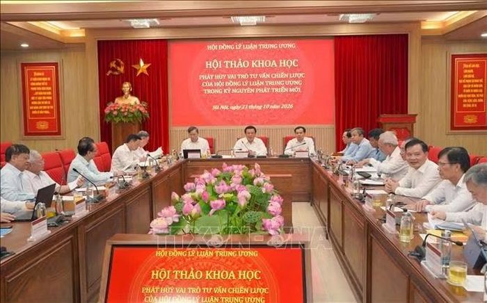 Hội thảo khoa học “Phát huy vai trò tư vấn chiến lược của Hội đồng Lý luận Trung ương trong kỷ nguyên phát triển mới”. Ảnh: Văn Điệp/TTXVN