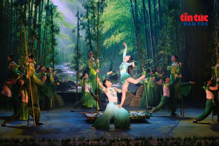 Những thiết chế văn hóa chuyên biệt thường đòi hỏi khán giả phải chủ động lựa chọn. Điều này không dễ xảy ra với người chưa có sẵn mối quan tâm.