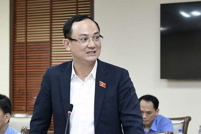 Đại biểu Nguyễn Ngọc Sơn, đoàn ĐBQH TP Hải Phòng phát biểu.
