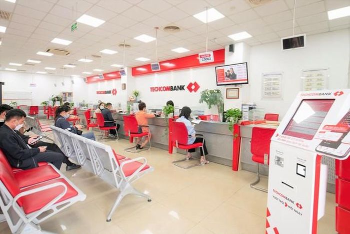 Techcombank ghi nhận lợi nhuận trước thuế quý III/2026 vượt 10.000 tỷ đồng, mức cao nhất từ trước đến nay, trong bối cảnh thu dịch vụ tăng mạnh nhưng nợ xấu đi lên (Ảnh: Techcombank).
