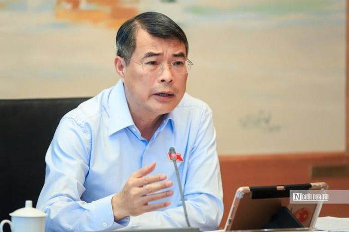 Thủ tướng nêu rõ, khoản tiền người bệnh phải tự chi trả vẫn ở mức cao (Ảnh: Hữu Thắng).