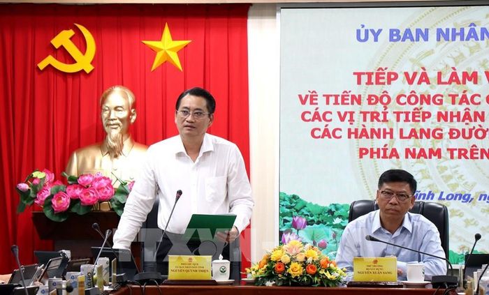 Phó Chủ tịch UBND tỉnh Vĩnh Long Nguyễn Quỳnh Thiện phát biểu tại buổi làm việc. Ảnh: Phúc Sơn – TTXVN 