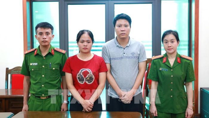 Bị can Lê Thanh Hiển và Đỗ Kim Chung tại Cơ quan cảnh sát điều tra. Ảnh: TTXVN phát 