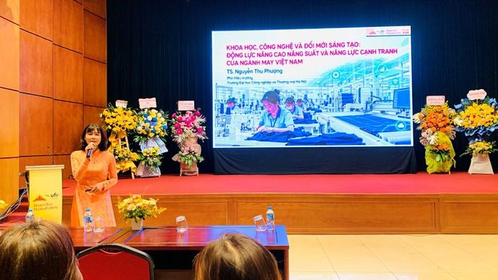 TS. Nguyễn Thu Phượng - Phó hiệu trưởng, Trường đại học Công nghiệp và Thương mại Hà Nội chia sẻ về các vấn đề Khoa học, công nghệ và đổi mới sáng tạo. Ảnh: Hằng Trần/BNEWS/TTXVN