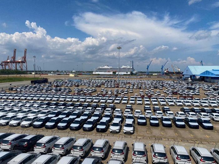 Trong 9 tháng đầu năm, xe nhập khẩu nguyên chiếc đạt 160.164 xe, tăng 22% so với cùng kỳ năm ngoái.
