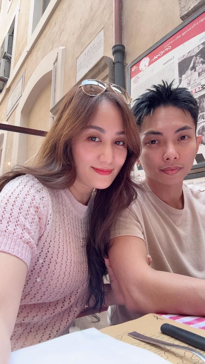 Khánh Thi và Phan Hiển hiện có tổ ấm viên mãn bên 3 con.