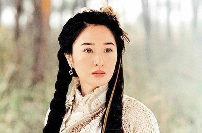 Hoắc Thanh Đồng là một trong những nữ nhân hiếm hoi của Kim Dung nổi bật với tài cầm quân và khả năng điều binh khiển tướng.