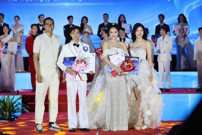 Các thí sinh giành giải thưởng phụ