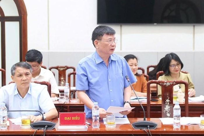 TS Tạ Văn Sỹ - nguyên Giám đốc Trung tâm Bồi dưỡng cán bộ và Nghiên cứu khoa học MTTQ Việt Nam - phát biểu