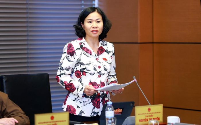 Bà Nguyễn Thị Tuyến, Ủy viên TƯ Đảng, Phó Bí thư Đảng ủy Chính phủ, đại biểu Quốc hội đoàn Hà Nội, phát biểu tại phiên thảo luận tổ chiều 21/10. Ảnh: Văn Tuyến