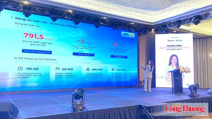 Đại diện Phòng Thương mại điện tử xuyên biên giới, Cục Thương mại điện tử (Bộ Công Thương) trình bày chính sách và giải pháp thúc đẩy thương mại số xuyên biên giới giai đoạn 2026-2030 tại sự kiện.