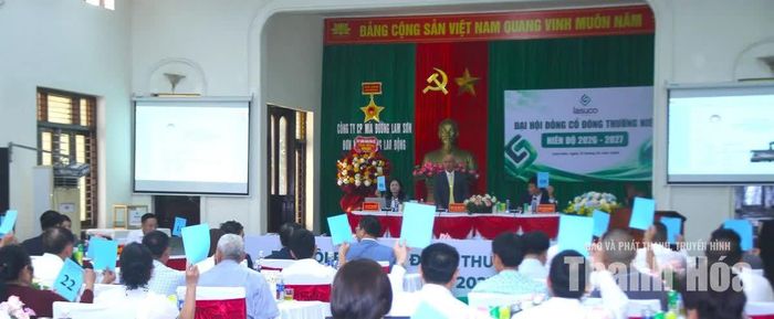 Các cổ đông biểu quyết, thông qua nhiều nội dung quan trọng tại Đại hội.