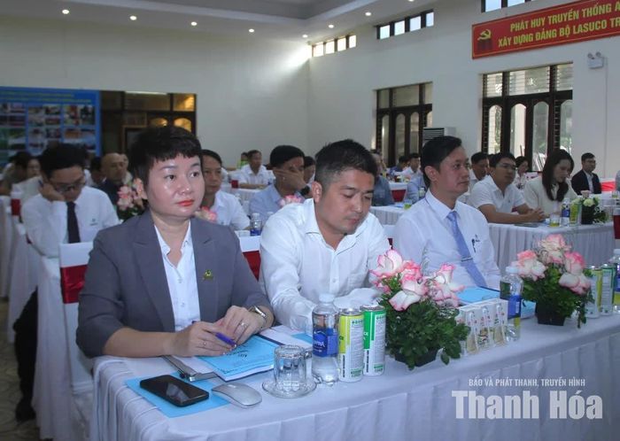 Các cổ đông tham dự Đại hội đồng cổ đông thường niên năm 2026-2027.