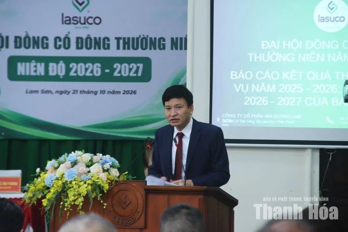 Ông Lê Văn Phương, Tổng Giám đốc LASUCO báo cáo hoạt động sản xuất, kinh doanh tại Đại hội.