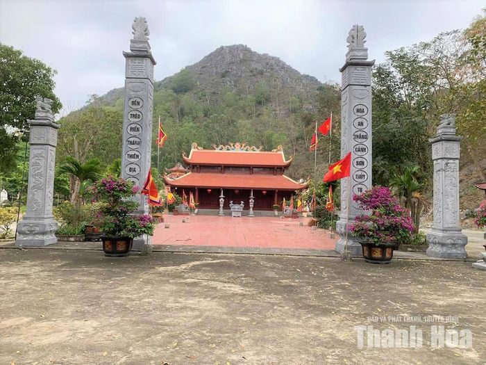 Phủ Trèo - nơi sinh hoạt văn hóa tâm linh của Nhân dân.