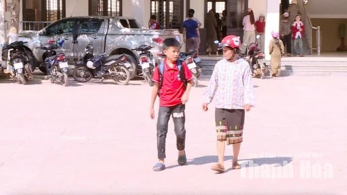 Sau hơn một tháng vận hành, nếp sinh hoạt nội trú tại nhà trường đang dần ổn định, với sự đồng hành của thầy cô và gia đình, tạo nền tảng để học sinh vùng biên yên tâm học tập, trưởng thành trong môi trường mới.