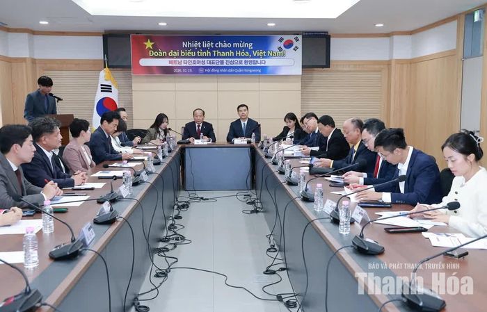 Phó Bí thư Thường trực Tỉnh ủy Thanh Hóa Nguyễn Hồng Phong cùng đoàn công tác thăm, làm việc tại Hội đồng quận Hongseong-gun.