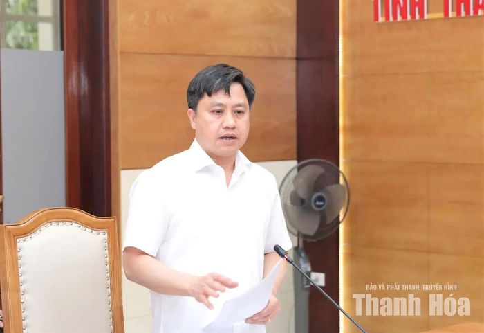 Giám đốc Sở Nông nghiệp và Môi trường Lê Văn Tiến phát biểu tại hội nghị.