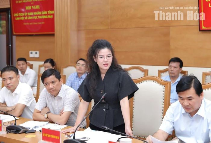 Phó Giám đốc Báo và Phát thanh, truyền hình Thanh Hóa Mai Việt Hà phát biểu tại hội nghị.