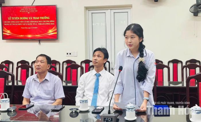Em Lê Hồng Nhân, học sinh Trường THPT Chuyên Lam Sơn chia sẻ tại buổi lễ.