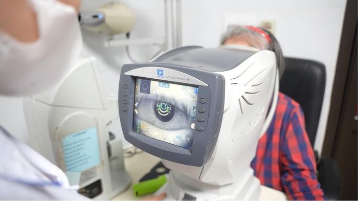 Máy đo thủy tinh thể hiện đại IOL Master tại Bệnh viện Mắt Thanh Hóa.