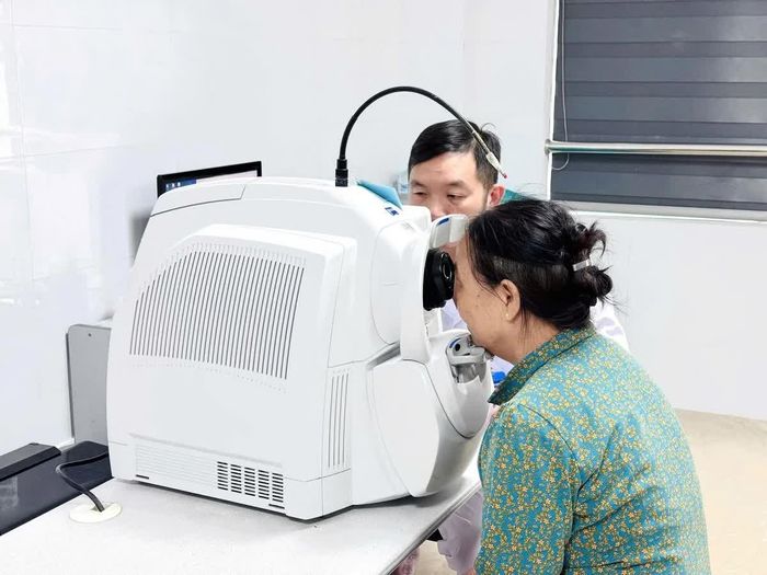 Chụp cắt lớp quang học OCT là kỹ thuật chẩn đoán hình ảnh hiện đại, không xâm lấn được triển khai