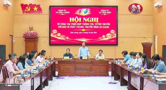 Quang cảnh buổi làm việc.