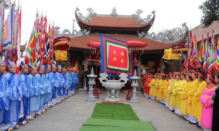 Lễ hội truyền thống tại đình Đình Cả (tổ dân phố Nội Duệ, phường Tiên Du).