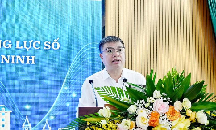 Phó Giám đốc Sở Khoa học và Công nghệ Triệu Ngọc Trung phát biểu khai mạc hội nghị.