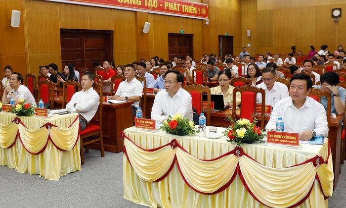 Các đại biểu dự hội nghị.