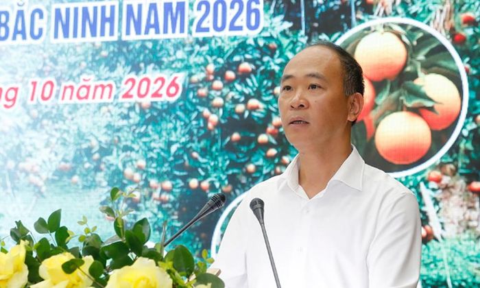 Đồng chí Nguyễn Thế Thi, Phó Giám đốc Sở Công Thương báo cáo tình hình sản xuất, tiêu thụ và công tác xúc tiến thương mại đối với một số cây ăn quả chủ lực, đặc trưng trên địa bàn thành phố Bắc Ninh năm 2026.
