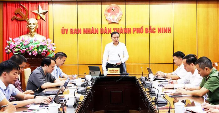 Phó Chủ tịch UBND thành phố Đào Thanh Trường phát biểu chỉ đạo tại hội nghị.