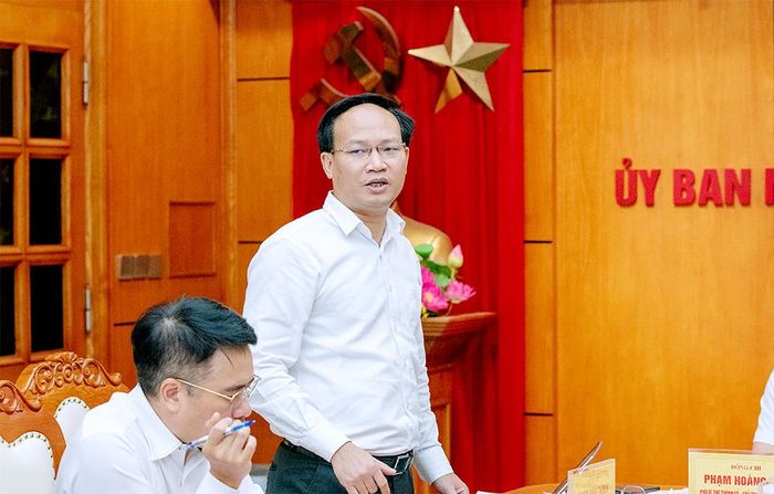 Đồng chí Phạm Văn Thịnh phát biểu tại hội nghị.