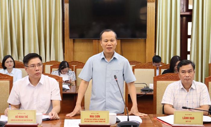  Đồng chí Mai Sơn phát biểu.  