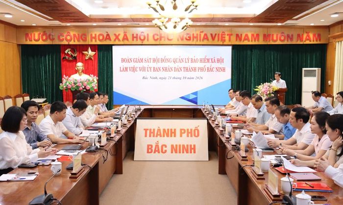  Quang cảnh buổi làm việc.  